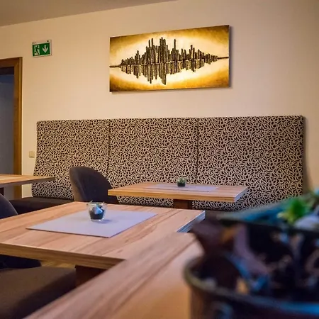 Am Alten Marktplatz 3* Sankt Anton am Arlberg